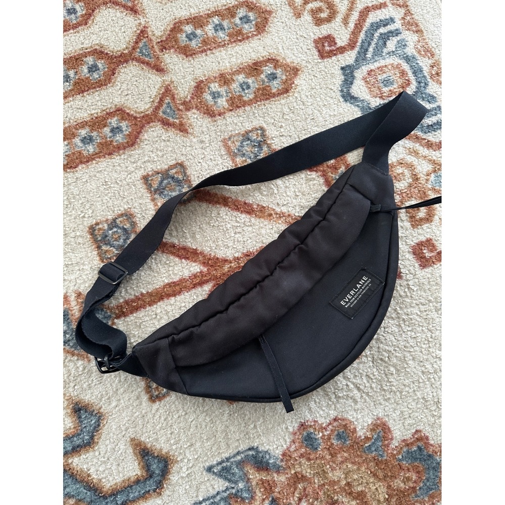 Everlane Renew Transit Fanny Pack Unisex OS Black Recycled Crossbody Bag Utility